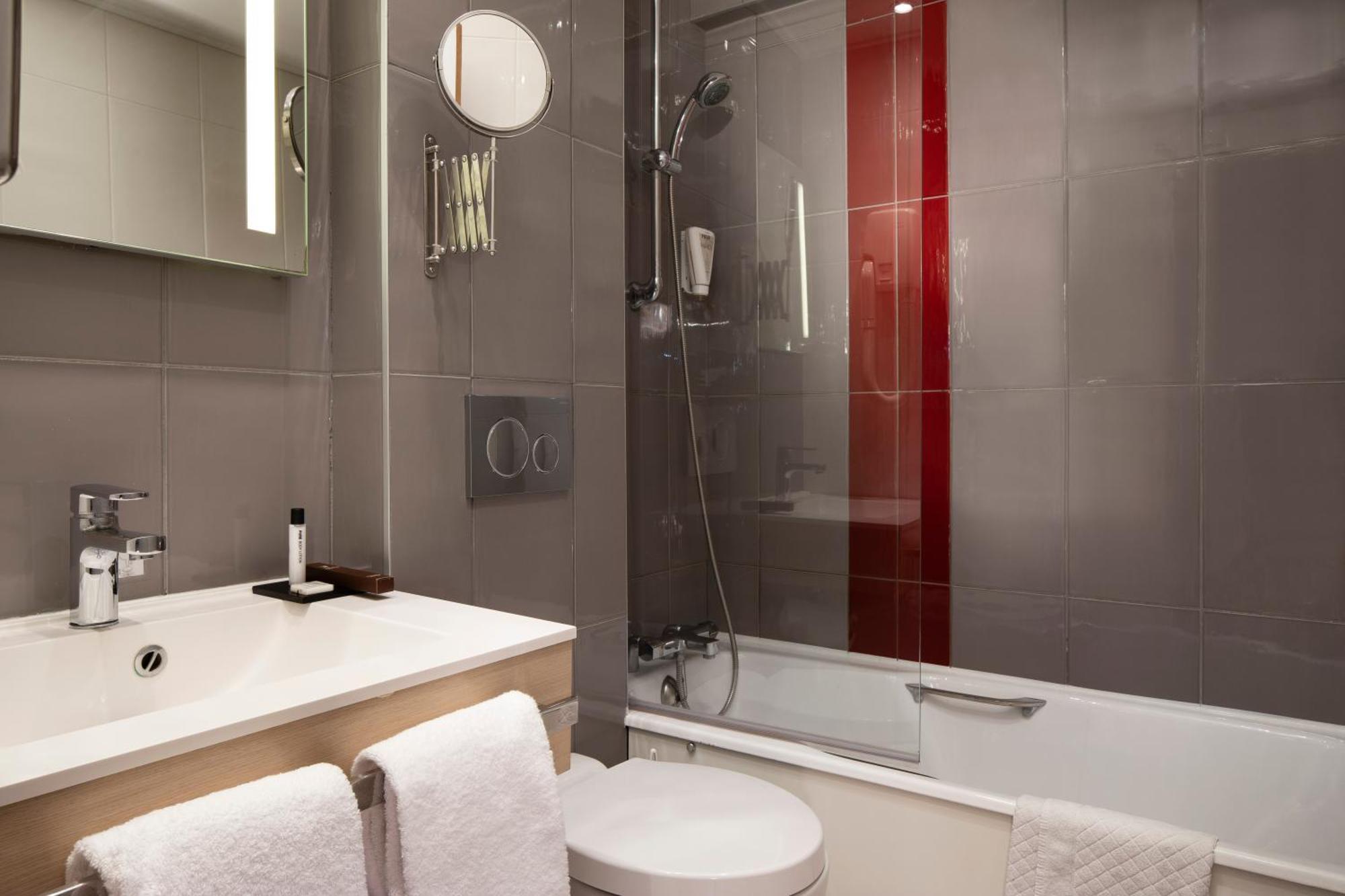 Single Room Planet No Cleaning